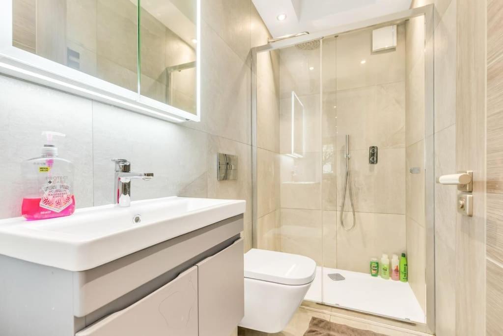 Wow Abbey Road Apartment - Sleeps Up To 8 London Exterior photo